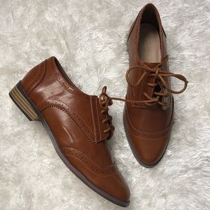 Tan/brown shoes